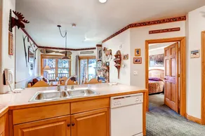 2 Bedroom Apartment | Balcony and Stunning Views! - Image 4