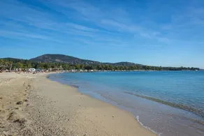 Appart Près de la Plage | Piscine Extérieure + Wi-Fi Gratuit! - Image 4