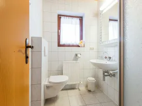Comfortable apartment in Längenfeld with ski storage - Image 3