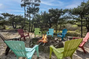 Breathtaking Beach Views, Pet Friendly, Huge Deck w/ Hot Tub, Private Fire-Pit, Steps From Ocean - Image 5
