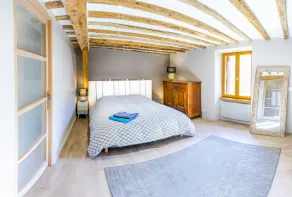 Smukt renoveret stenhus med stor have i hjertet af Pyrenæerne - Image 5