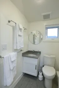 2 habitaciones 1. 5 baños Cottage Laneway privado en Kitsilano - Arbutus, Vancouver - Image 4