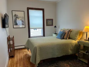 BIG First floor 3 bedroom in the East End, close to ocean, parks, and downtown. - Image 5