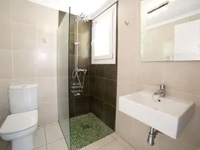 Belle maison de vacances pour 6 personnes avec WIFI, climatisation, piscine, TV et patio - Image 2