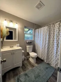 Spacious Dallas Home! Minutes from AT&T Stadium. Groups welcome - Image 3