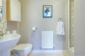 🌟Broughton House with Parking, Garden & Smart TV🌟 - Image 2