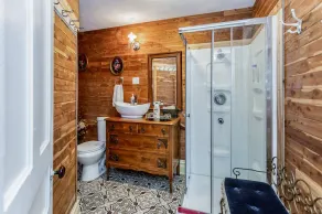 Superbe maison du patrimoine avec bain à remous et cour privée - Image 5