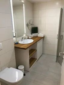 Modernes und Helles 2-zimmer-apartment in Ruhiger Lage im Haus 5/3 Hund Erlaubt - Modernes und - Image 2