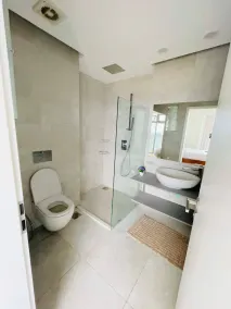 Tastefully furnished apartment with beautiful views - Image 2