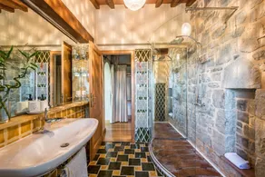 « Villa Erbolino » avec jardin privé, baignoire extérieure en pierre et Wi-Fi - Image 5
