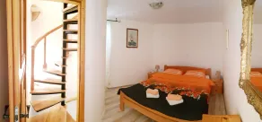 100 Jahre altes Steinhaus mit Terrasse, Garten und Pool - 4 Personen Urlaub - Image 4