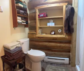 On the River!  Newly remodeled 3 bedroom Log Cabin Located Near Stanley Idaho - Image 5