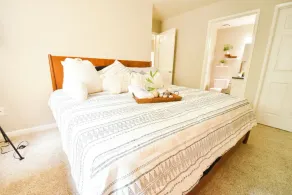 Colorful & Cozy King & Queen Suite - Image 4