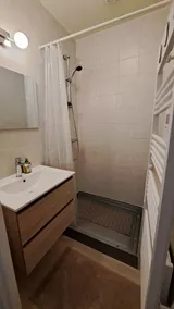 Gîte en Pierre à la Montagne à Proximité de Sentiers de Randonnées - Image 3