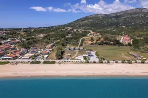 Beachfront Villa Alexandra - Image 3