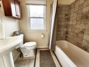 Entire tri-level home with a king master and patio - Image 4