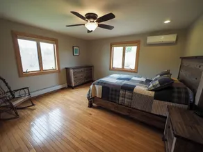 5-bedroom cabin on large private lot in East Burke near KINGDOM TRAILS - Image 2