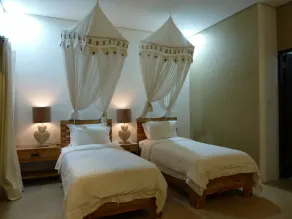 Bali – Seminyak – villa with pool – 6/7 pers.-quiet area in the heart of life - Image 3