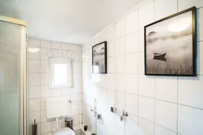 B23 Wooon 10 Einzelbetten I 5-Zimmer I TV I Bad NEU I Premiumbettwäsche - Image 3