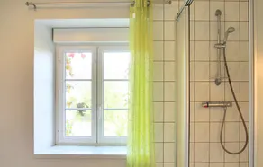 4 bedroom pet friendly home in Portbail - Image 3