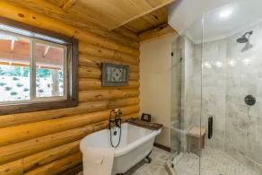 \"The Reel View\" Custom Log Cabin am Seeufer mit Doppeldecker-Dock und Mtn. Ansichten - Image 2