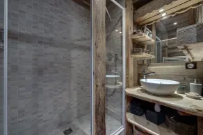 Small cocoon 34m2 duplex, chalet atmosphere in the pure Savoyard tradition. - Image 3