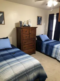 Cozy 3 Bedroom - 2 Bathroom home w/ enclosed patio - Image 5