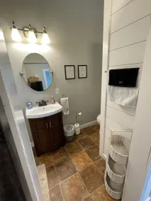 Cozy Guest Suite Near Lake Champlain & Hiking Trails - Image 2