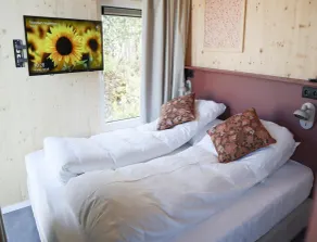 Luxury Oceanic Bungalow for 6 Guests - Image 5