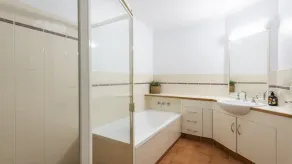Blue Pacific 4 - Lifestyle Yamba - Image 3