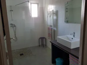 Moderne villa med pool og service af høj kvalitet - Image 2
