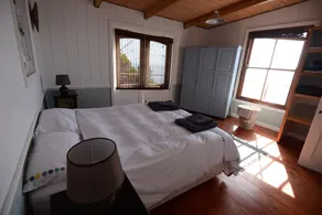Whale Cove Cottage - Watch the ocean from your bed - Image 5