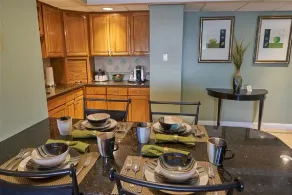 Deluxe Suite Waterfront Views - Image 2