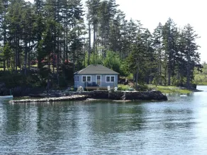 On the Rocks - One-of-a-kind setting on the Reversing Falls of Basin Point! - Image 5