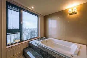 JK Blossom Hotel - Image 5