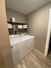 Completely  Renovated house 5 Minutes from downtown Hannibal Historic District. - Image 2