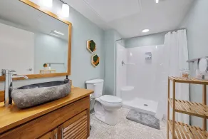 2125 Superior Living - Image 3