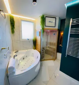 Your Stopover - Boule d'or Sauna & Spa - Image 4