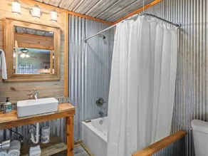 Private cabin getaway - Image 2