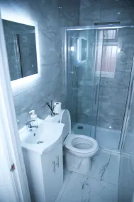 South Harrow Apartment - Image 5