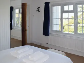 2 bedroom accommodation in Herbert Road - Image 2