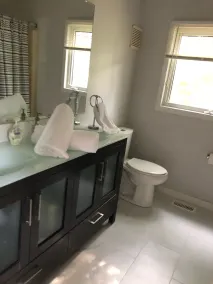 Waterfront Retreat with all the Amenities of home-2 Kings Beds, Queen, Bunk Bed - Image 4