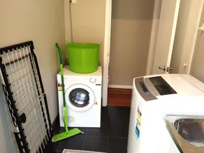 3-Bedroom Home -Off-Street Parking | Easy Access to M4 & M7 | 40km to Sydney CBD - Image 2