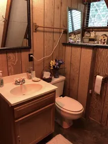 Kommen Sie und entspannen Sie sich in diesem schönen Chalet am See mit 2 Schlafzimmern und einem Schwimmsteg. - Image 3