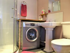 2 bedroom accommodation in Brentor - Image 4