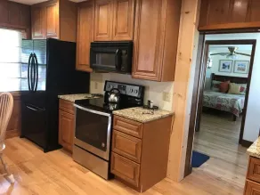 WONDERFUL 3 BEDROOM LAKEFRONT HOME WITH GREAT NEIGHBORHOOD PARK - Image 5