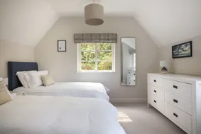 4 BR (Sleeps 7) in Salcombe overlooking beach - Image 5