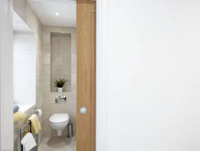 The Hive -  a cottage that sleeps 4 guests  in 2 bedrooms - Image 2