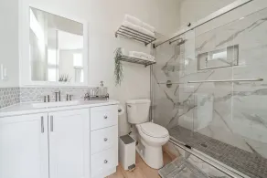 Modern New Build 2B/2B in Charming Claremont for Exceptional Quality 10%Discount - Image 2