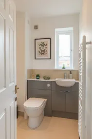 4 Bed City House with Private Garden and Parking - Image 3